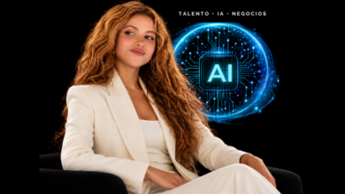 Cobertura de la Revista Club PRO sobre la iniciativa tecnológica donde AWS entrena latinas. En este gráfico que une a Shakira y Amazon e IA, la artista posa con actitud directiva luciendo un traje blanco sobre un fondo oscuro. A su lado brilla un microchip digital azul con las siglas AI, enmarcado por los tres pilares corporativos de esta alianza: Talento, IA, Negocios.