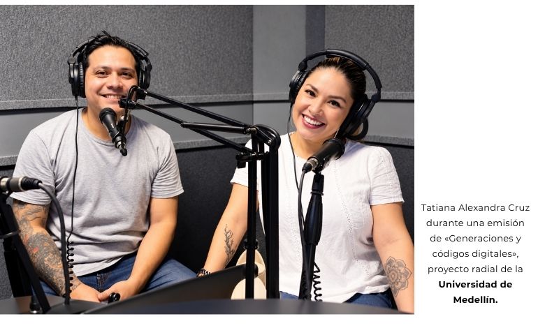 Tatiana Alexandra Cruz y Lukas García en la emisora de la Universidad de Medellín conduciendo el programa sobre generaciones y códigos digitales. en el articulo de bienvenida de Carlos DeMente a la revista club PRO como columnista en la seccion Homoconsumidor